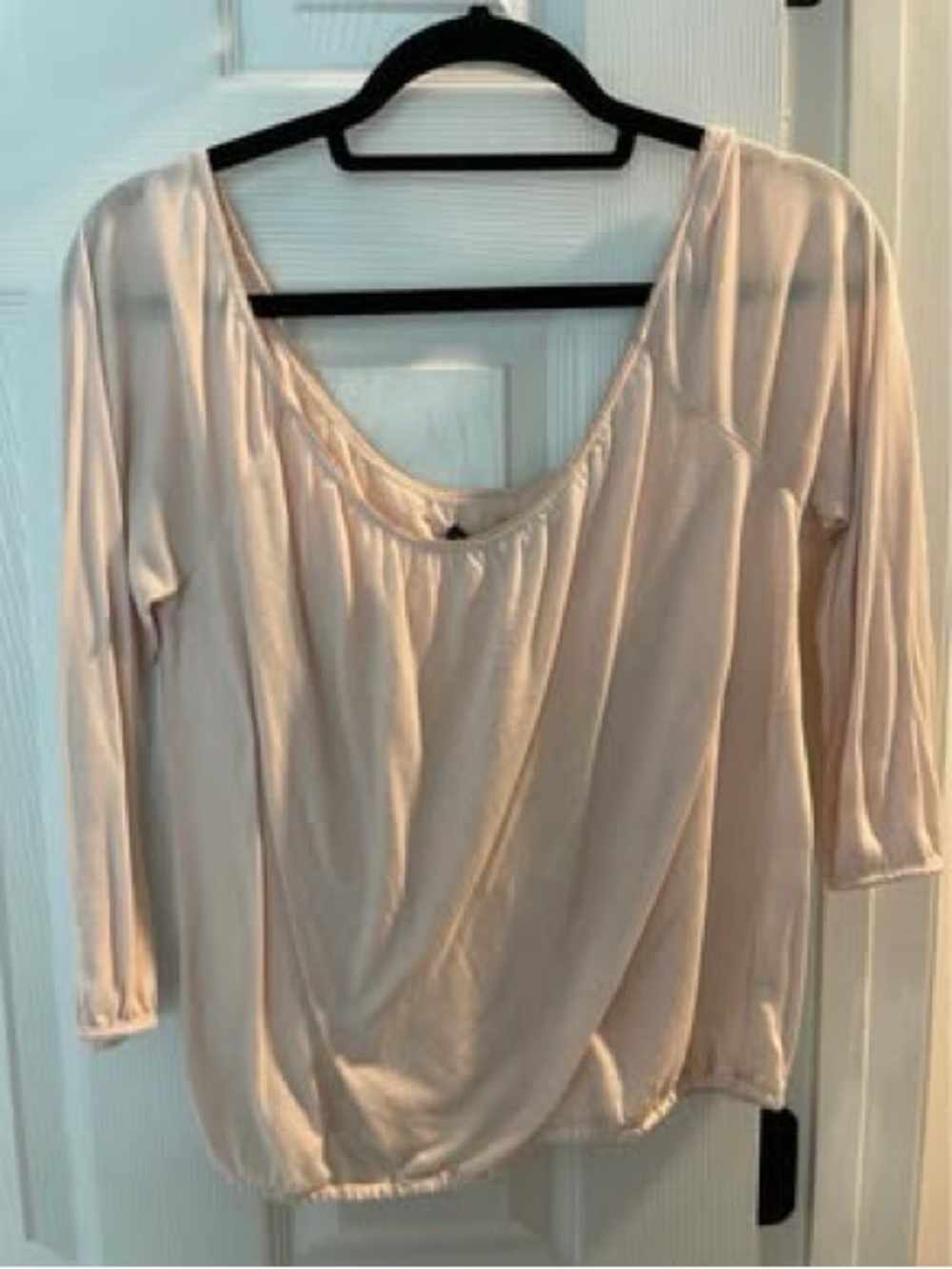 Women’s Scoop Neck Long Sleeve Top in Light Beige